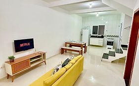 Apartamento novo próximo à praia